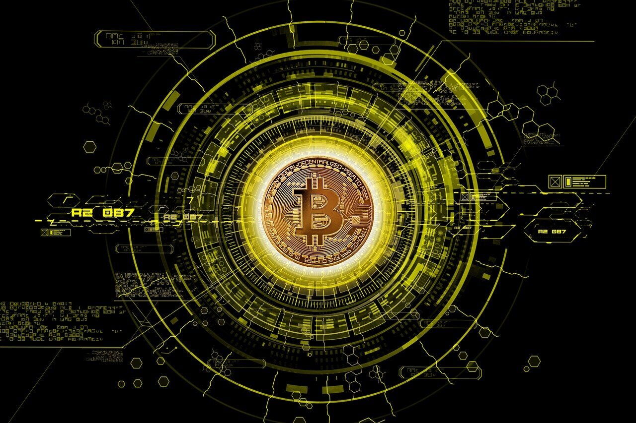 Computergeneriertes Bild eines Bitcoins in konzentrisch angeordneten Kreisen © Pete Linforth, Pixabay