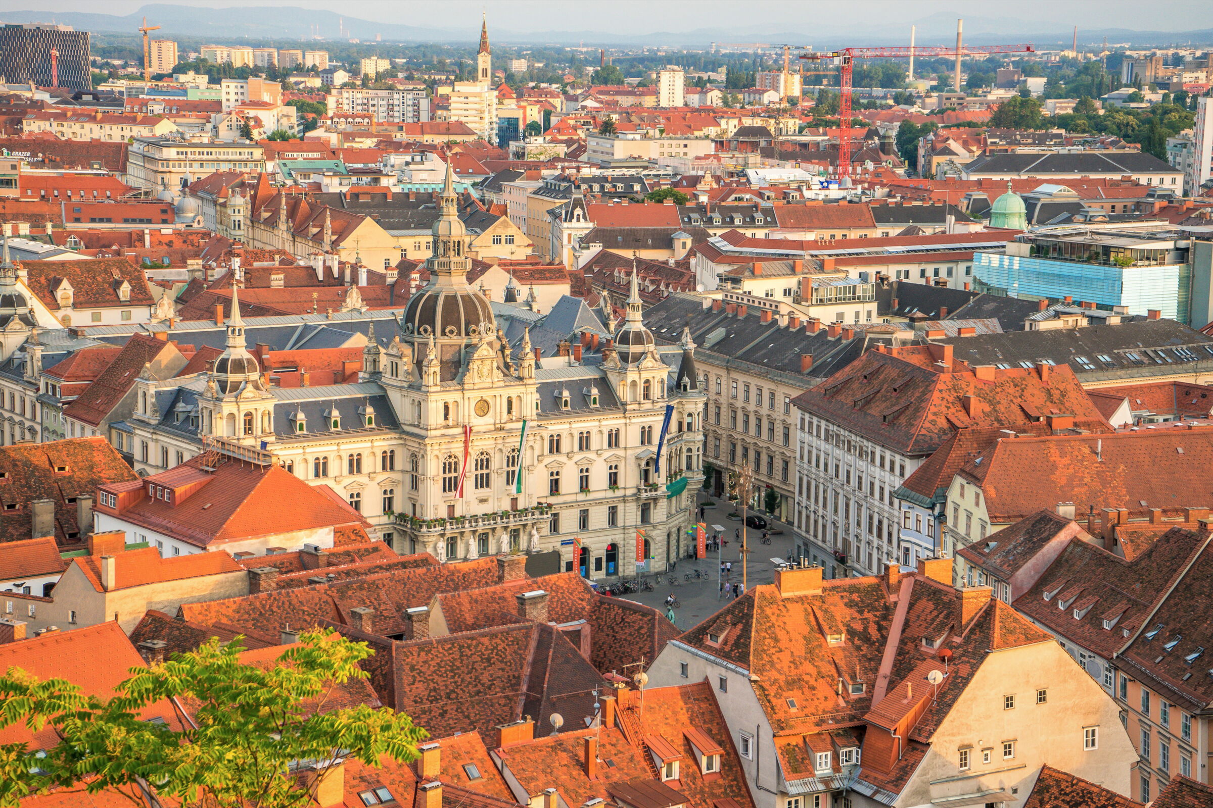 Sicht auf das Grazer Rathaus vom Schlossberg; © Leonhard Niederwimmer auf Pixabay