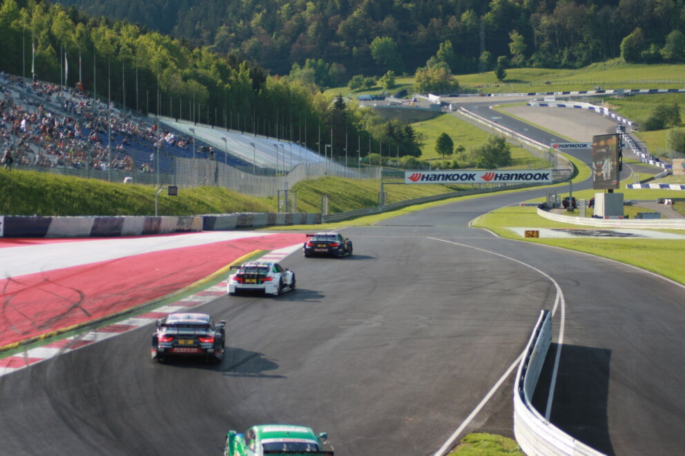 Rennautos auf dem Red Bull Ring; © Frank Bandle auf Pixabay
